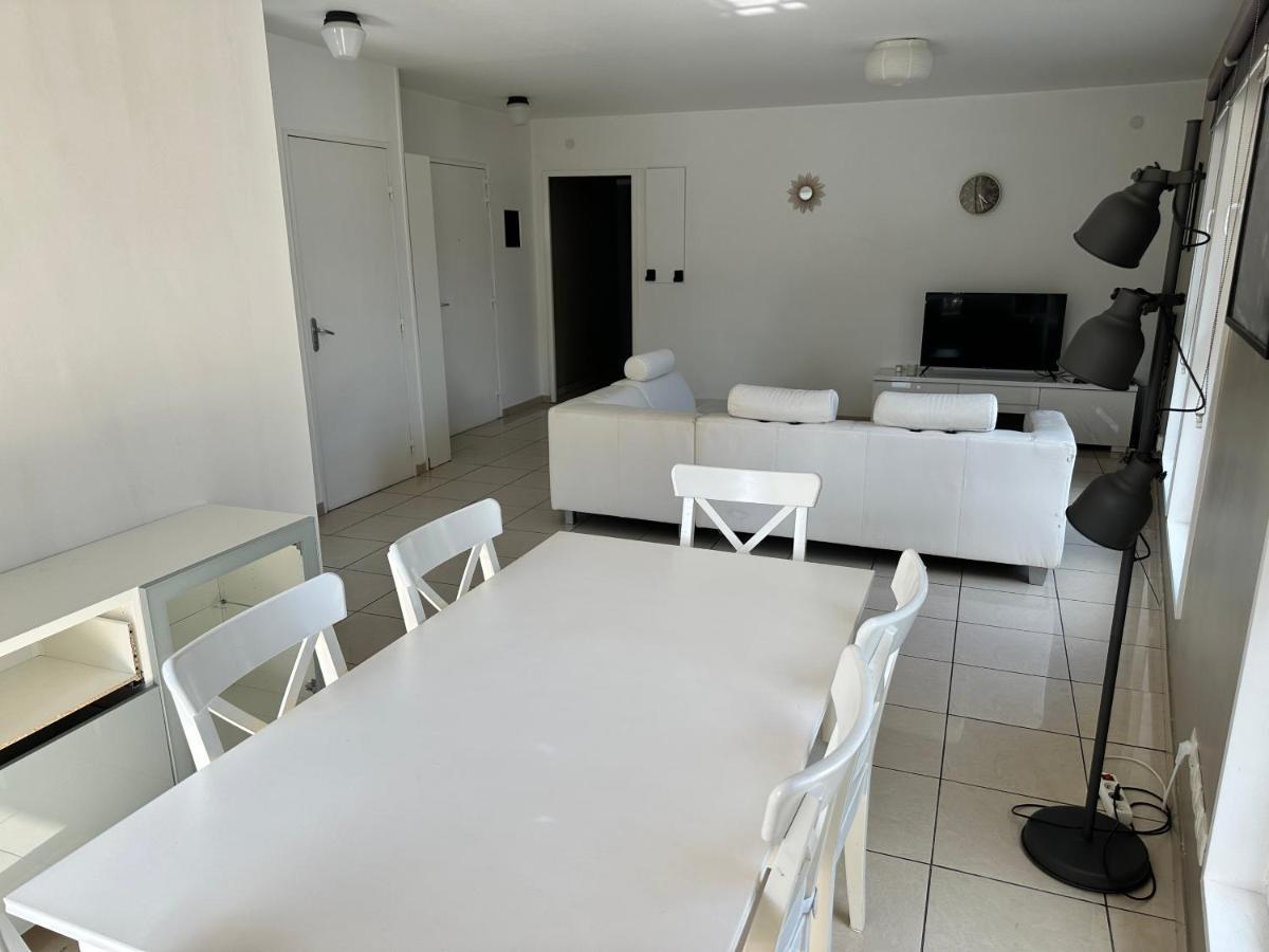 Appartement Lumineux 13 *